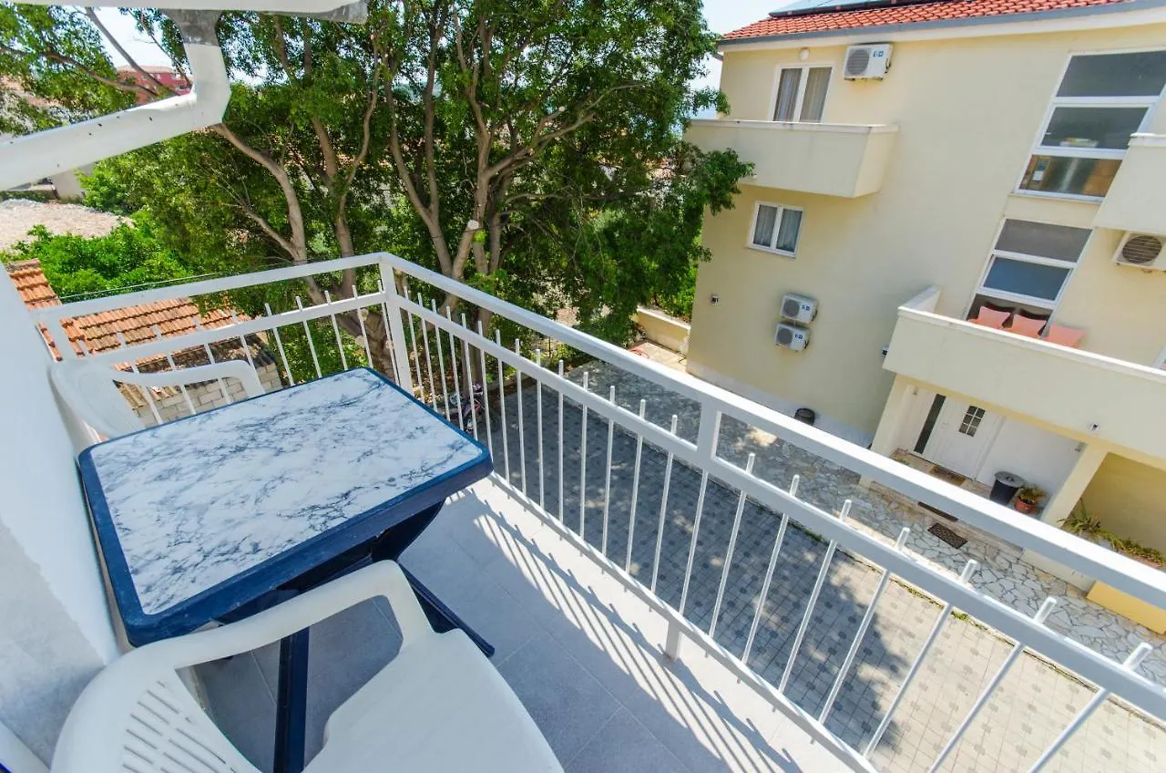 Adria Apartment Trogir 0*,